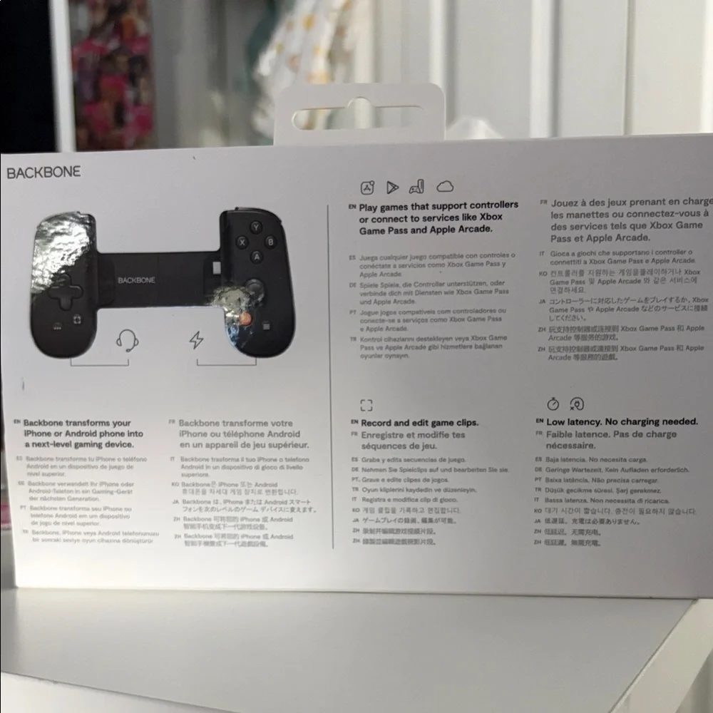 Backbone Handheld Gaming Console - Picture 4 of 4